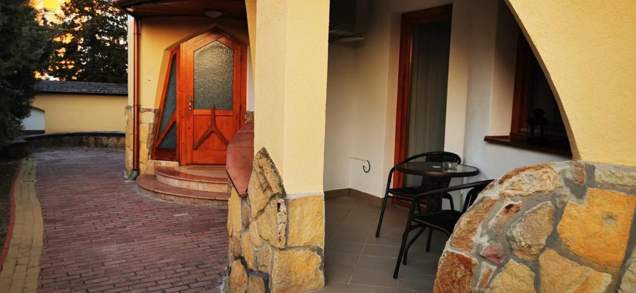Pannonia Apartman Esztergom Exterior photo